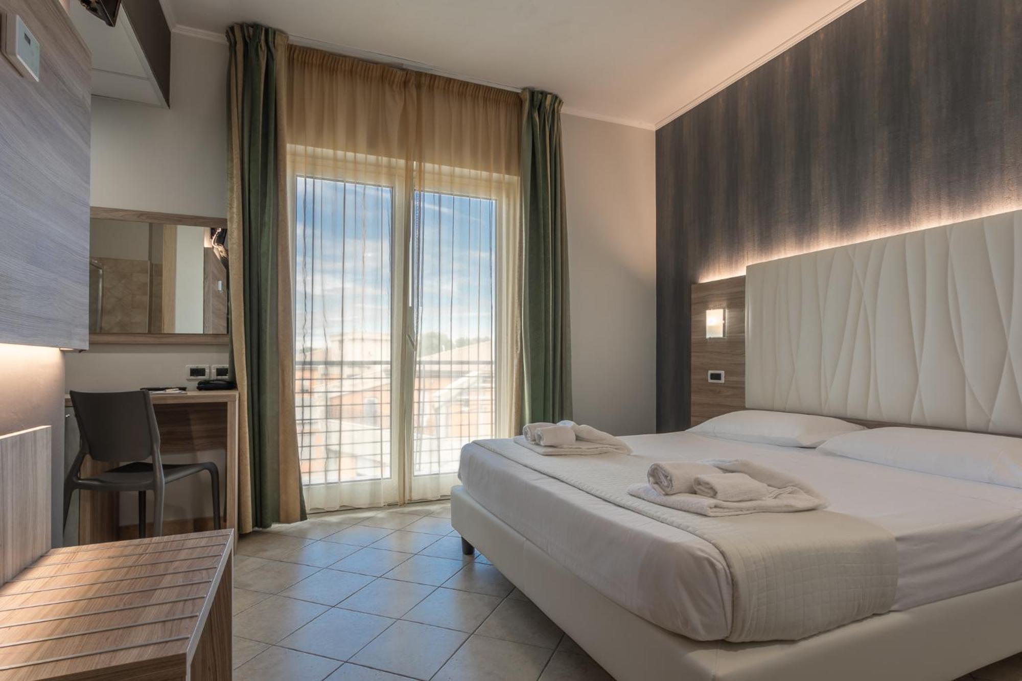Hotel Prestige Montesilvano Marina Extérieur photo